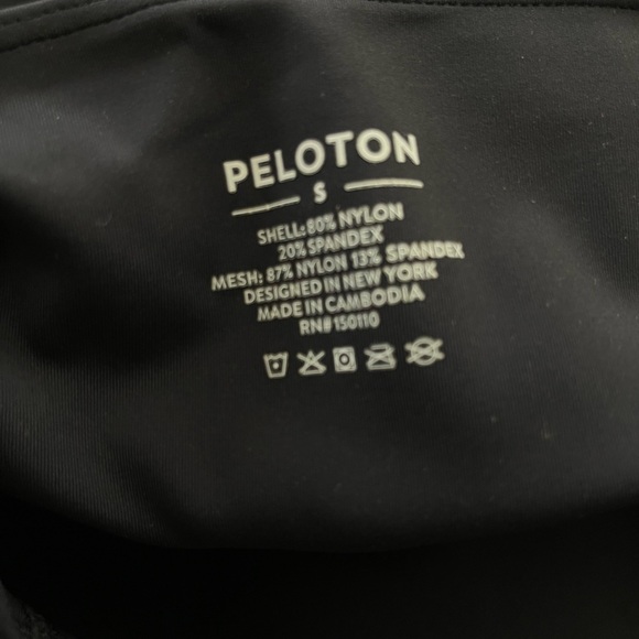 Peloton Navy Scallop Leggings for Ultimate Comfort and Style - Picture 5 of 5